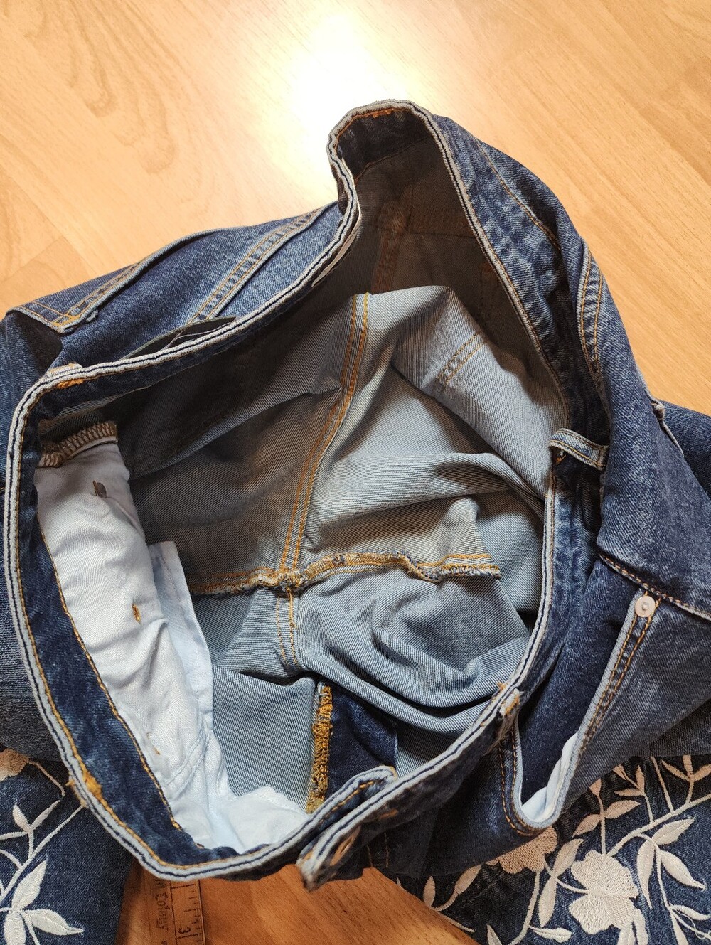 Pilcro Blue Denim Jeans with White Floral Embroidery - Picture 13 of 16
